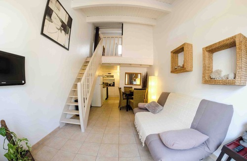 Aigues-Mortes Apartment | Duplex with pool 2.5km from the ramparts of Aigues-Mortes and 10 min from the beaches
