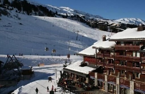 Meribel-Mottaret Apartment | Chalet-Style Duplex with Ski-In/Ski-Out Access & Pool