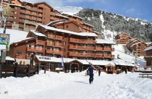Meribel-Mottaret Apartment | Chalet-Style Duplex with Ski-In/Ski-Out Access & Pool