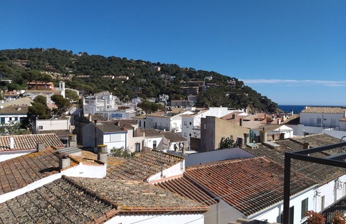 Llafranc Apartment | Duplex with Terrace and Ocean Views Near Llafranch Beach