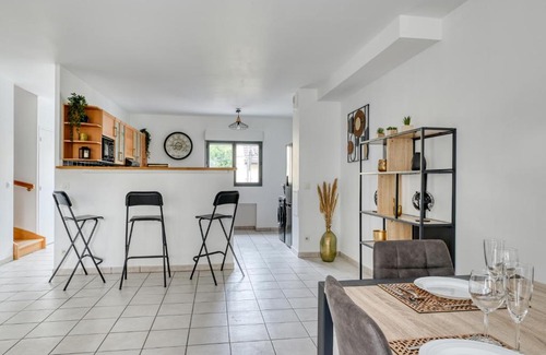 Villejuif Apartment | Stylish Duplex with Terrace and Child-Friendly Amenities