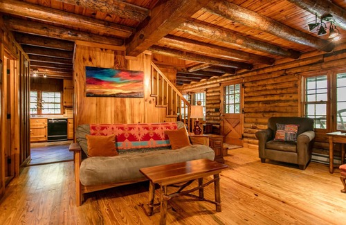 Hendersonville House | Experience the Dupont Forest Trailside Cabin Retreat