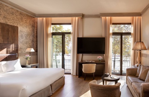Ciutat Vella Hotel | Elegant Duquesa de Cardona Hotel: Rated 9.6/10 with Spa & Pool