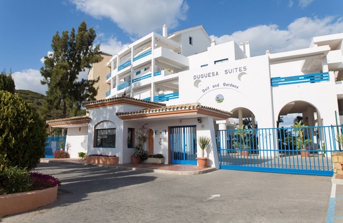 Castillo de Sabinillas Apartment | Exceptional Duquesa Suites Blue: Poolside Escape to the Beach