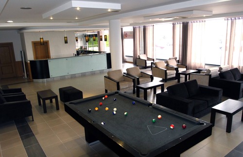 Viseu Hotel | Durão: Guest Rated 8.6 with Pool, Spa & Family Dining