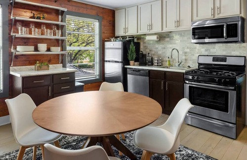 College Station Apartment | Ideal Durango Getaway: Steps from Texas A&M & Pet Friendly