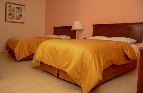 Colonia Dublan Hotel | Durazno Inn: Family-Friendly Retreat with Pool & Spa