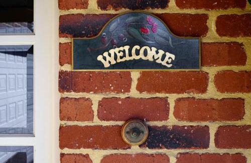 Victoria Park Bed & Breakfast | Discover Durham Lodge: 4-Star Comfort with Kitchen Access