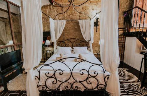 Cihuri Villa | Experience Royal Comfort in La Rioja with Ocean Views