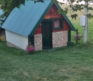 Virak Ski Chalet | Cozy Durmitorska Koliba with Bath - Family-Friendly Stay