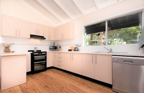 South Durras House | Relax at Durras Beachside Gem with Oceanfront Amenities