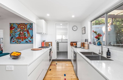 South Durras Cottage | Cozy Durras Cottage - Steps from the Beach & Ocean View