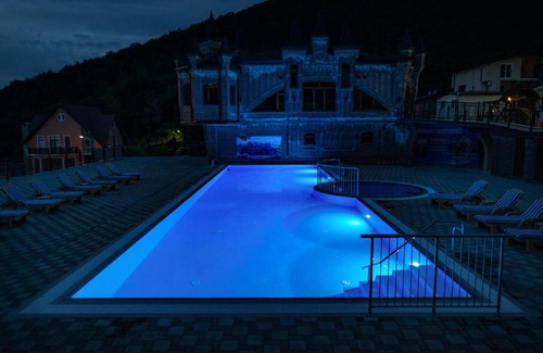 Abrau-Dyurso House | Pet-Friendly Durso Tower Guesthouse with Pool, Rated 9/10
