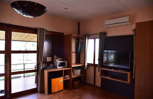 Nong Nam Daeng Hotel | Relax at Dusit Talai Resort with Pool & Family Amenities