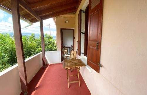 Alikianos Apartment | Dusk Apartments: Breathtaking Mountain Views Await