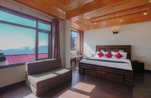 Chhota Shimla Hotel | Budget-Friendly Stay at Dusk N Dawn with Breakfast Included