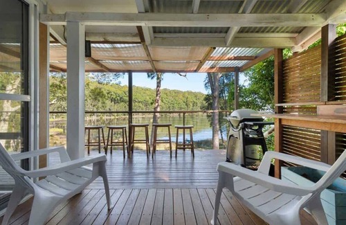Burrill Lake House | Relaxing Retreat at Dusky on Burrill with Ocean Views