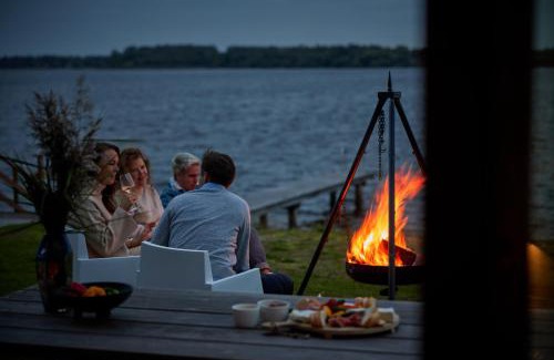 Lauwersoog House | Discover Baayvilla's: Family-Friendly with Hot Tub Retreat