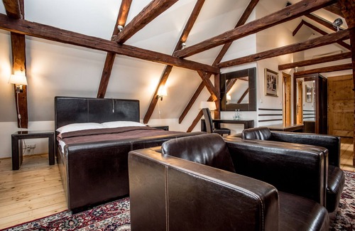 Cicovice Hotel | Exceptional Stay at Dvůr Hoffmeister - Rated 9.8/10