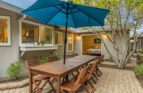 Aptos House | Family Getaways at a Private Pool Villa with Ocean View
