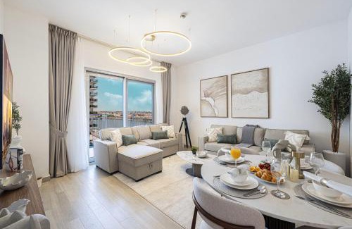 Abu Dhabi Apartment | DVH Luxe Retreats 2BR Yas Island by Ferrari World & Yas Mall