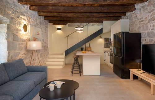 Pitve Villa | Discover Dvor Pitve Villa B: Tradition Meets Unique Comfort