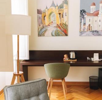 Suhopolje Bed & Breakfast | Discover Dvorac Janković: 4-Star Oceanfront Retreat