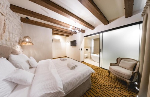 Bogucin Hotel | Pet-Friendly Getaway at Dwór Bogucin Hotel & Restauracja