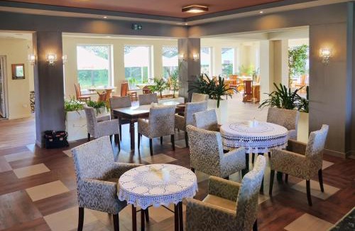 Przemysl Hotel | Pet-Friendly Dwór Wapowce: Rated 9/10 for Family Comfort