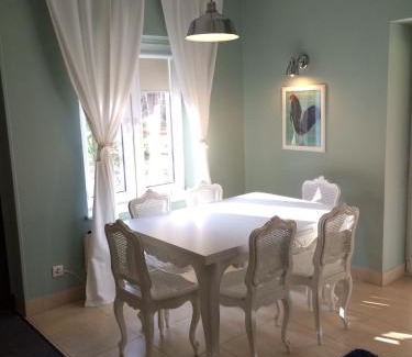 Zakroczym Bed & Breakfast | Experience the Elegance of Dwór Złotopolska Dolina Mansion