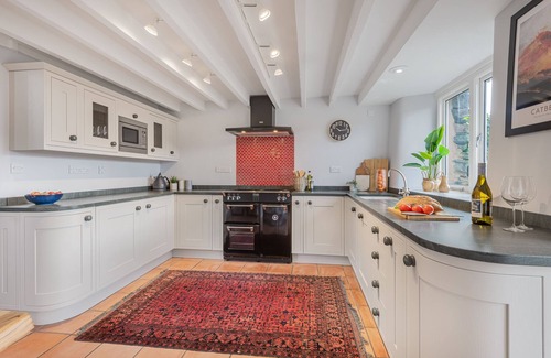 Ambleside House | Family-Friendly Dwarf Hall in the Heart of Ambleside