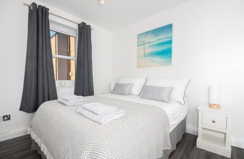 Central Aberdeen Apartment | Unwind at Dwellcome Home Ltd: 4-Star Family Retreat