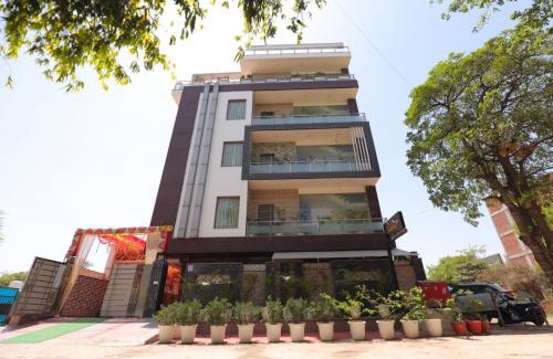 Greater Noida Hotel | Elegant Dwelling Residency: 4-Star Family-Friendly Retreat