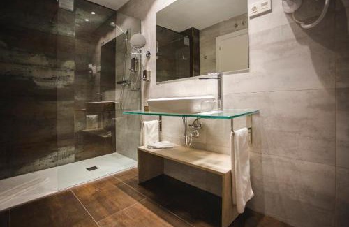 Soria Hotel | Discover DWO Ábaster: Family-Friendly with Top Amenities