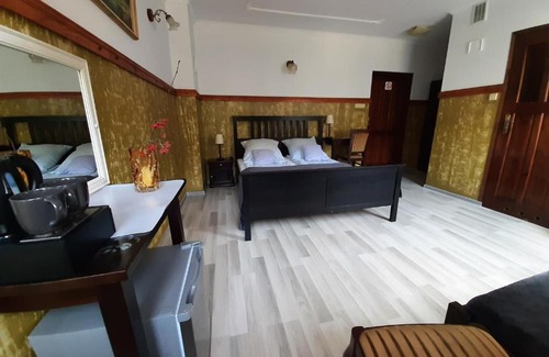 Orlinki Bed & Breakfast | Oceanfront Escape at Dworek Bursztynowe Piaski, Rated 9/10