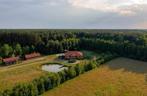 gmina Tuczna Ski Chalet | Dworek Ogrodniki: Year-Round Retreat with Pool & Sauna