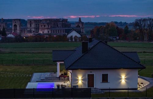 gmina Iwaniska Villa | Experience Unmatched Comfort at Dworek pod Krzyżtoporem
