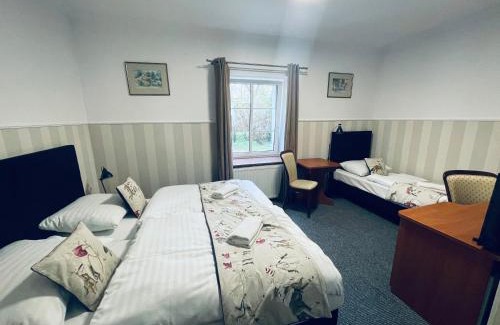 gmina Sianow House | Pet-Friendly Retreat at Dworek w Skibnie with Ocean Views