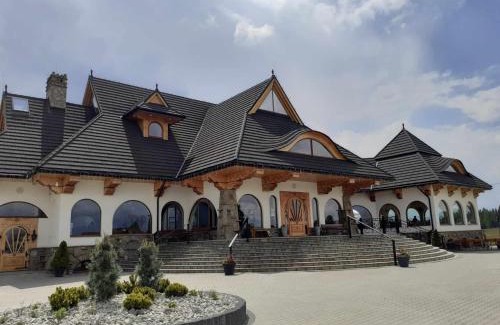 Czarny Dunajec Apartment | Discover Dworek za Gościńcem: Family-Friendly Getaway