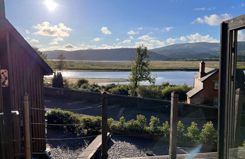 Cwrt Cottage | Dyfi Hideaway - Scenic Snowdonia Valley & Pet Friendly