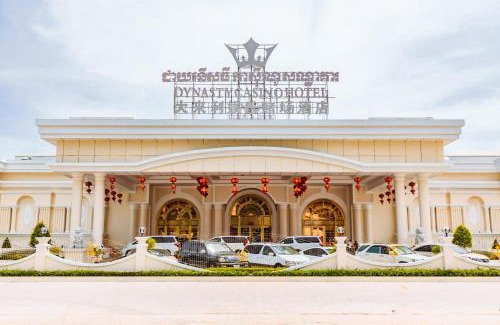 Bavet Hotel | Comfortable Stay at Dynasty Casino Hotel with Family Amenities