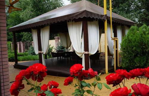 Novocherkassk Hotel | Budget-Friendly Stay at Dynastya Hotel with Hot Tub Access