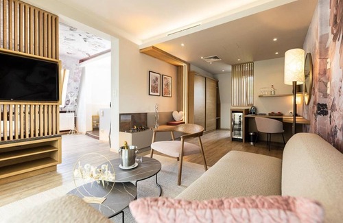 Loipersdorf bei Fuerstenfeld House | Relax at Thermenhotel Vier Jahreszeiten with Spa Access