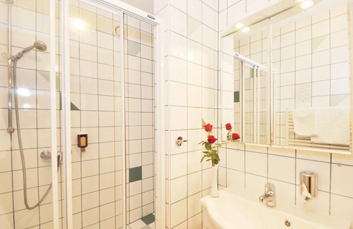 Bad Waltersdorf House | Family-Friendly DZ Märchenwald with Breakfast & Kitchen Access