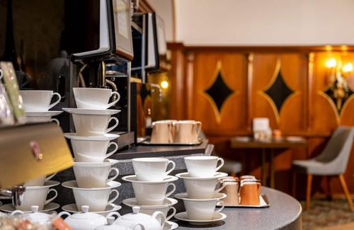 City Centre Salzburg House | Top-Rated Hotel am Mirabellplatz with Family-Friendly Amenities