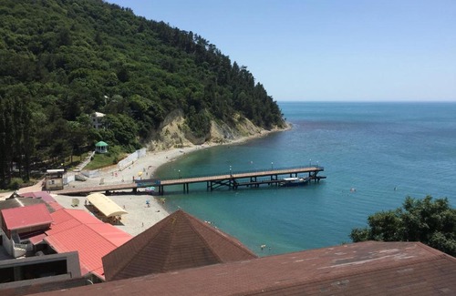 Praskoveyevka House | Oceanfront Dzhankhot Guest House with Hot Tub & Breakfast