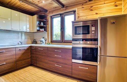 Czarna House | Oceanfront Retreat: Dzika Cisza Domek with 9.6 Rating