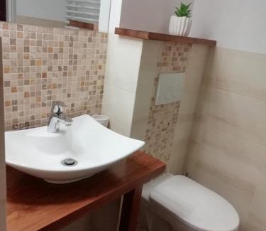 Zalewo House | Experience Dziki Brzeg Jezioraka: Scenic Oceanfront Retreat