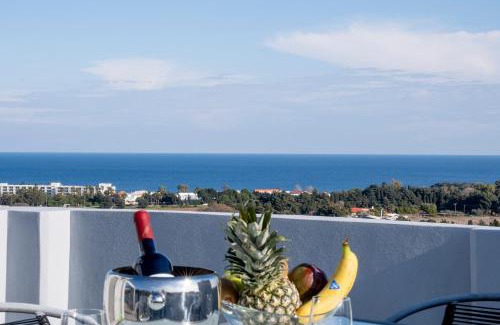 Petaloudes Apartment | Elegant E&A Apartment with Sea View and Top Ratings