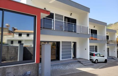 Machico House | Modern 2-Bed Torre Villas with Oceanfront Views